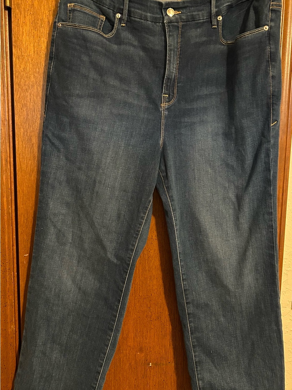 Good American Straight Jeans in Indigo Wash